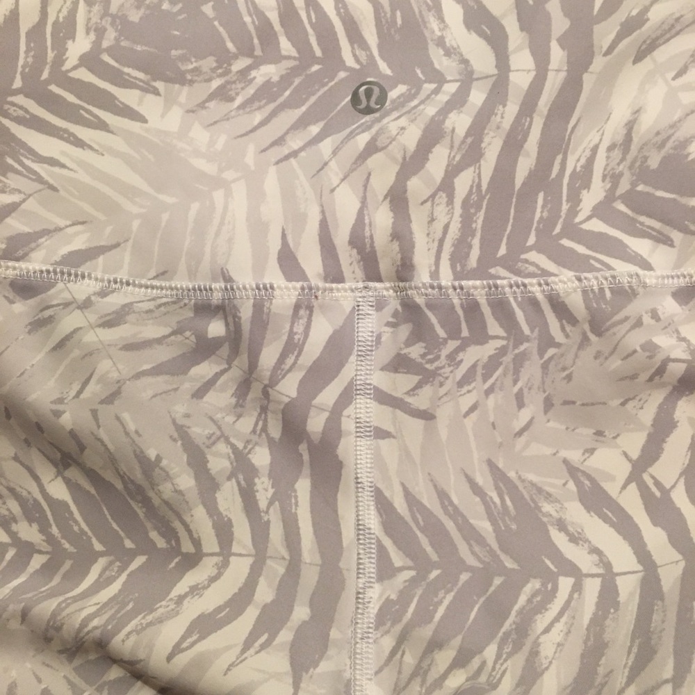 Lululemon Printed Gray/White Pattern High-Rise Ti… - image 5